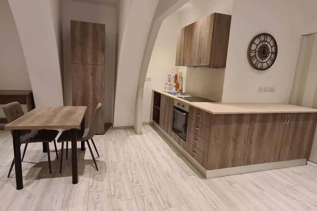 Highly Finished Studio Home In Valletta Luaran gambar